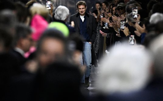 Jonathan Anderson po pokazie.