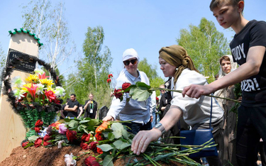 Pożegnanie nauczycielki angielskiego Elwiry Ignatiewej zabitej w czasie ataku na szkołę w Kazaniu