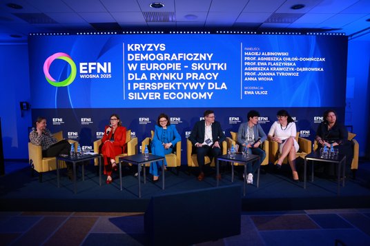 Eksperci zgodnie twierdzą, że na rynku pracy warto w większym stopniu sięgać po osoby starsze. Mówio