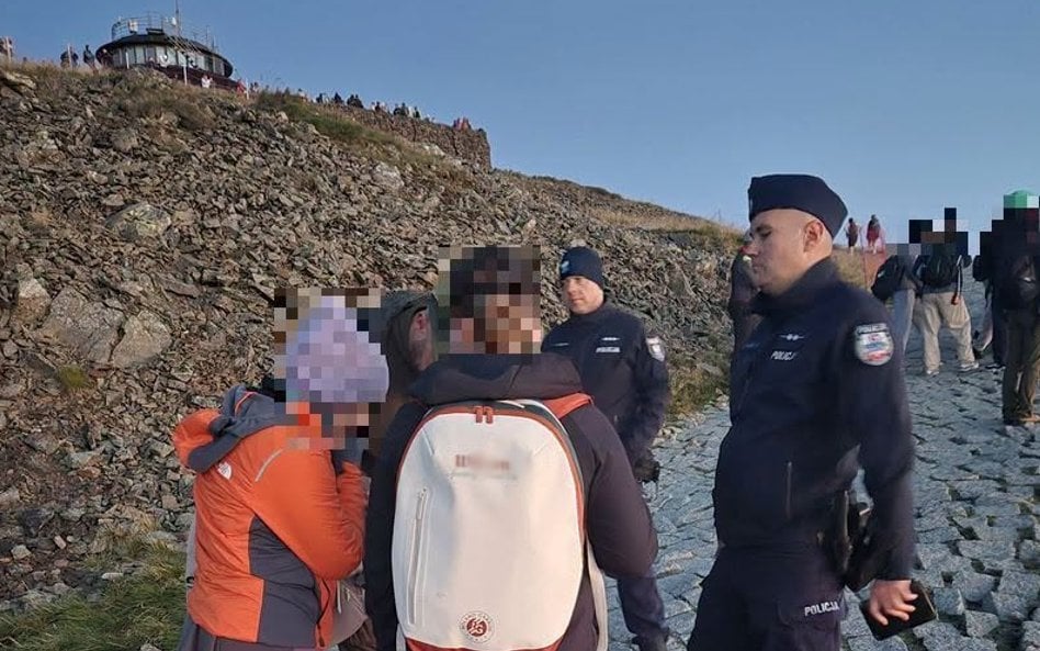 Nocna kontrola na Śnieżce. Policja z Polski i Słowacji ruszyła na szlak przed świtem