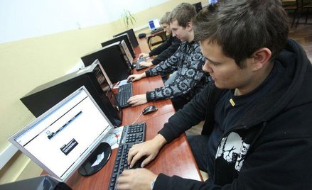 Wciąż jedna myszka na trzech uczniów