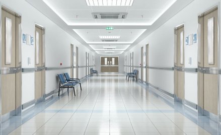 Pracownicy szpitala z koronawirusem. Zamknięto dwa oddziały