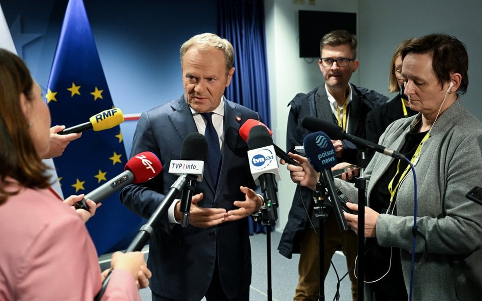 Konferencja prasowa w Brukseli, 23 bm. premiera RP Donalda Tuska (C) po zakończeniu posiedzenia Rady