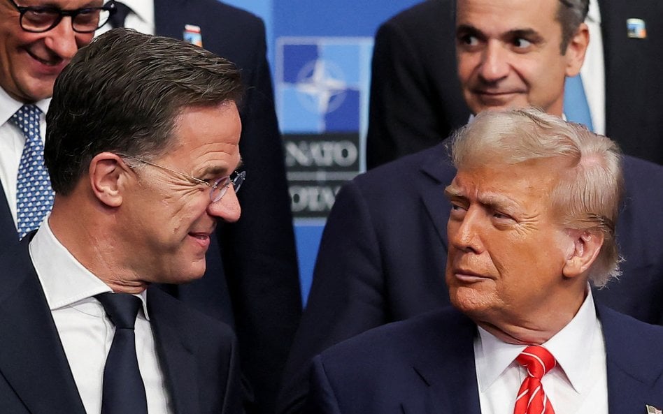 Mark Rutte i Donald Trump podczas szczytu NATO w Hadze