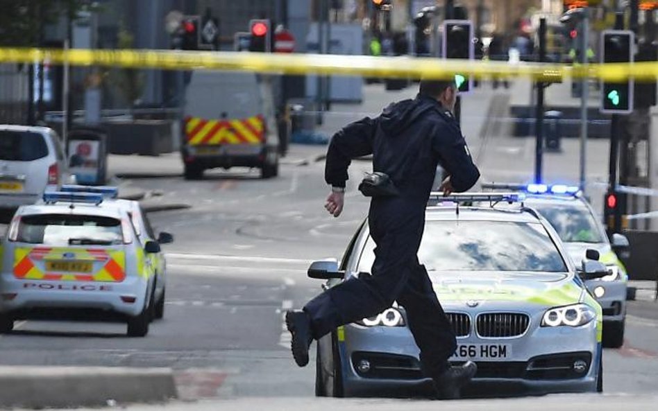 Pod Manchester Arena, kilkanaście godzin po zamachu