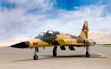 Iran zaprezentował nowy samolot myśliwski "Kowsar"