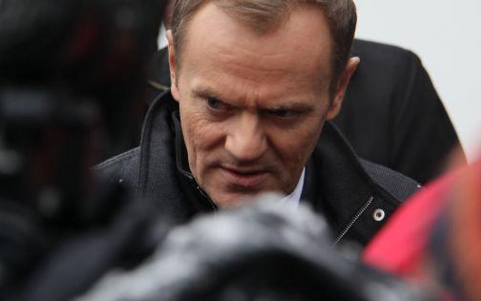 Tusk rozmawia tylko z wybranymi