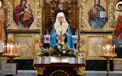 Ksiądz arcybiskup Eugeniusz Popowicz sprawujący nabożeństwo w intencji pokoju. Greckokatolicki sobór