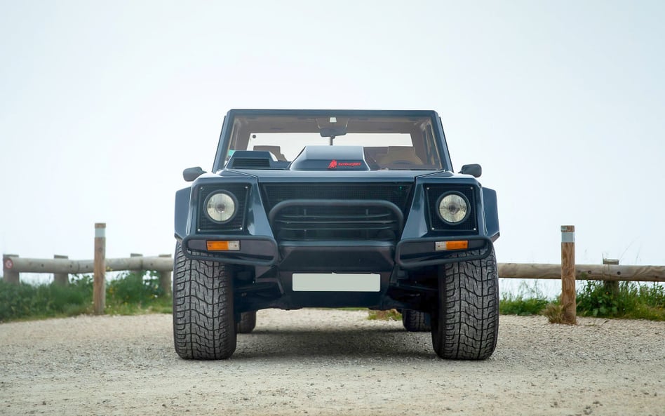 Lamborghini LM002 sprzedany na aukcji za cenę prawie dwóch Urusów