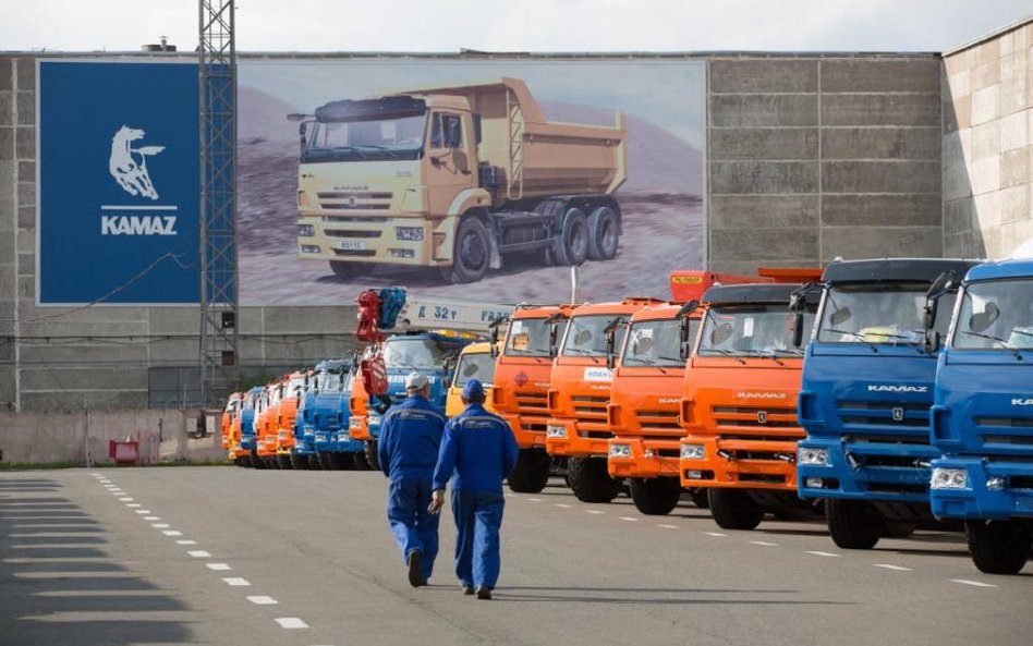 Kamaz zatrzymuje taśmę