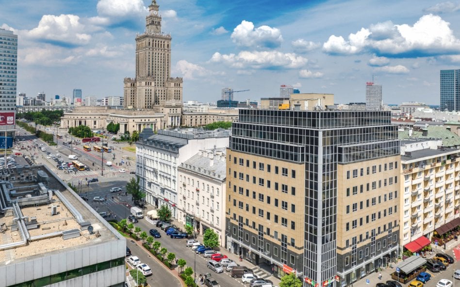 Warsaw Corporate Center, biurowiec przy ul. Emilii Plater, przechodzi modernizację