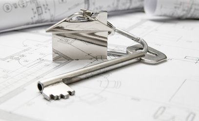 Zamiana domu z warsztatem na mieszkanie. Czy przybudówka wyklucza ulgę w PCC?