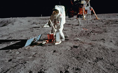 Ostatni raz po powierzchni Księżyca ludzie spacerowali ponad 40 lat temu. Teraz pozostaje nam tylko 