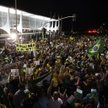 Demonstranci przed pałacem prezydenckim w Brasilii