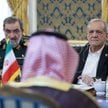 Prezydent Iranu Masud Pezeshkian i sekretarz Najwyższej Rady Bezpieczeństwa Narodowego Iranu Mohsen 