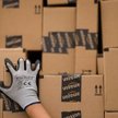 Amazon Polska poinformował w poniedziałek o podniesieniu pensji pracownikom działających w naszym kr