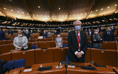 Zgromadzenie Parlamentarne Rady Europy minutą ciszy uczciło ofiary wojny w Ukrainie, 14 marca