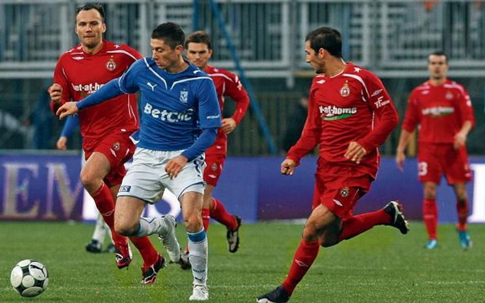 Robert Lewandowski strzelił szóstego gola w sezonie, a jego Lech wygrał z niepokonanym w tym sezonie