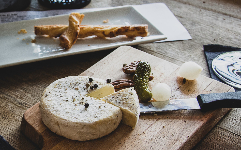 Pod względem popularności camembert we Francji ustąpił pola włoskiej mozzarelli.