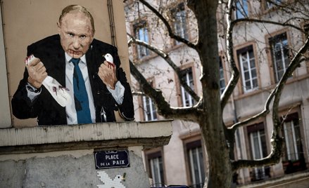 Roman Kuźniar: Wpatrzeni w oprawcę