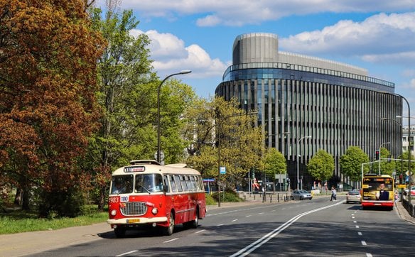 Unikalny zabytkowy autobus na trasie linii 100