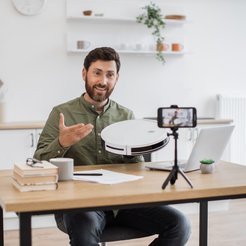 Oznaczanie treści reklamowych przez influencerów – na co warto uważać?