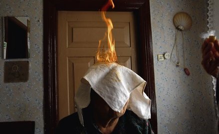 Wróżby szeptuchy Paraskiewy. Na Podlasiu są zdania, że antyklerykalnym racjonalistom kurzy się we łb