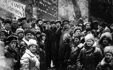 Lenin z członkami swojego rządu w czasie obchodów 2. rocznicy wybuchu Rewolucji Październikowej