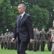 Tomasz Siemoniak (w środku) i polscy żołnierze.