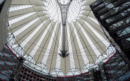 Pod dachem Sony Center