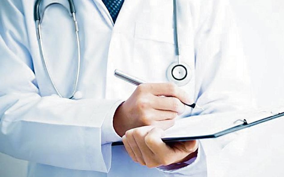 Długie zwolnienie pracownika może skrócić lekarz orzecznik