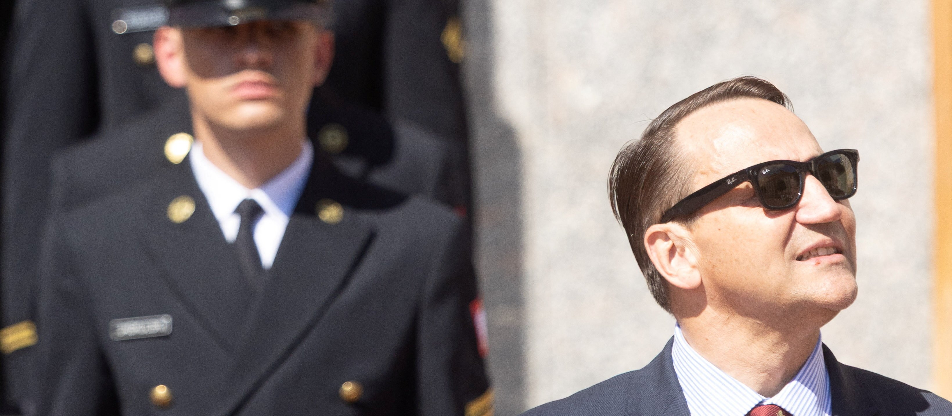 Sondaż: Polacy ocenili pracę Radosława Sikorskiego
