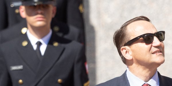 41% Polaków pozytywnie ocenia Sikorskiego jako ministra spraw zagranicznych