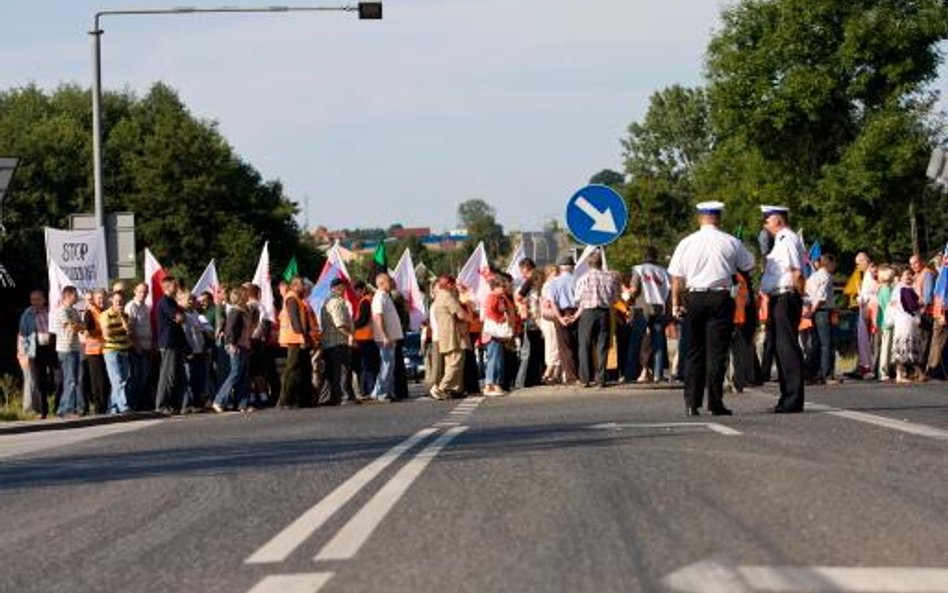 Pracownicy kopalni blokowali drogę