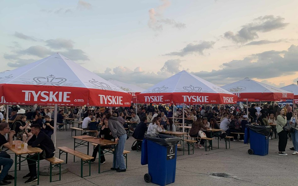 Tu goście mogą skosztować różnorodnych przysmaków między koncertami