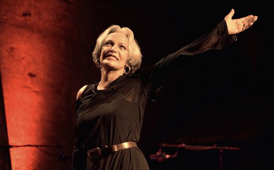 Marie Laforet zdobyła popularność m.in. za sprawą piosenki "Viens, viens" (fotografia z 2005 r.)