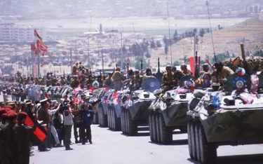 Kabul, maj 1988 r.: uroczyste pożegnanie Armii Radzieckiej wycofującej się z Afganistanu po dziewięc