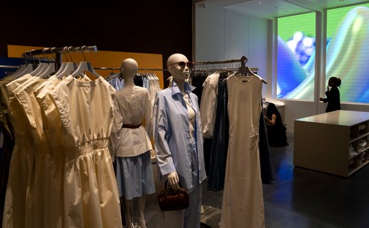 Wnętrze sklepu Urban Revivo w Nowym Jorku.