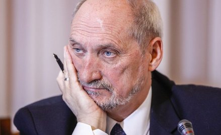 Antoni Macierewicz krytykuje TVP i Polskie Radio