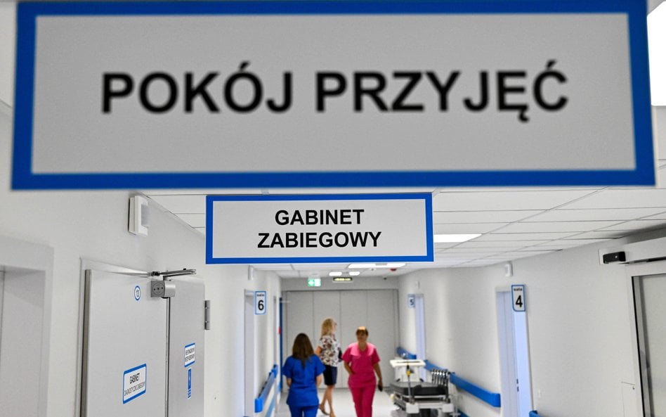Nowe dane o zarobkach pielęgniarek. Mediana w najwyższej grupie to ponad 15 tys, zł