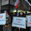 Za profanację uznaje się m.in. spektakl „Klątwa”, którego premiera odbyła się w stołecznym w Teatrze