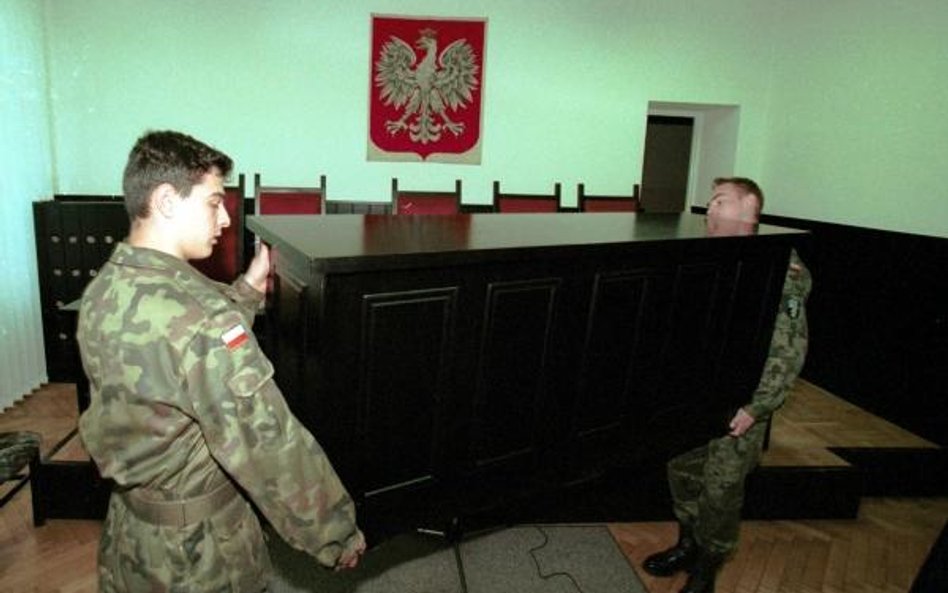 Wojskowe upodobniają się do powszechnych