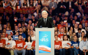 Za wyborem Jarosława Kaczyńskiego na prezesa PiS w 2016 r. głosowało 1008 delegatów. Tylko siedmiu b