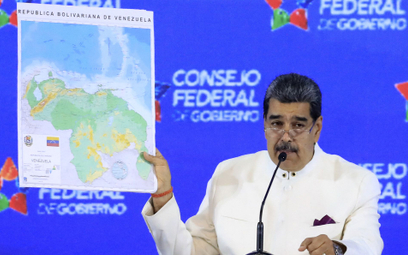 Nicolas Maduro pokazuje nową mapę Wenezueli