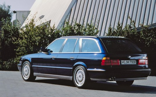 BMW M5 Touring E34