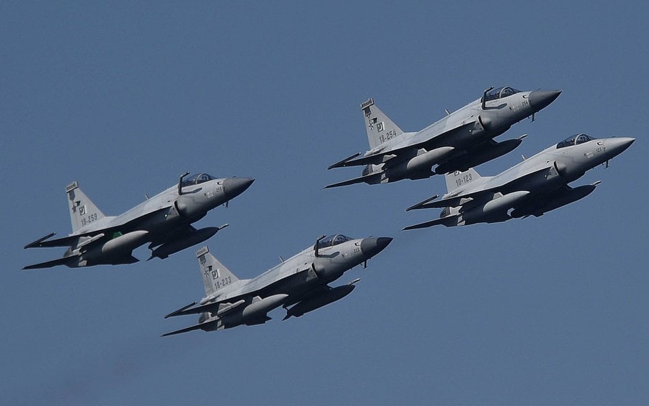 Myśliwce JF-17