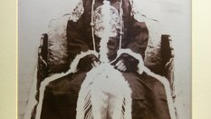 Puyi był ostatnim cesarzem Chin z dynastii Qing, który wstąpił na tron jako dziecko w 1908 r., a po 