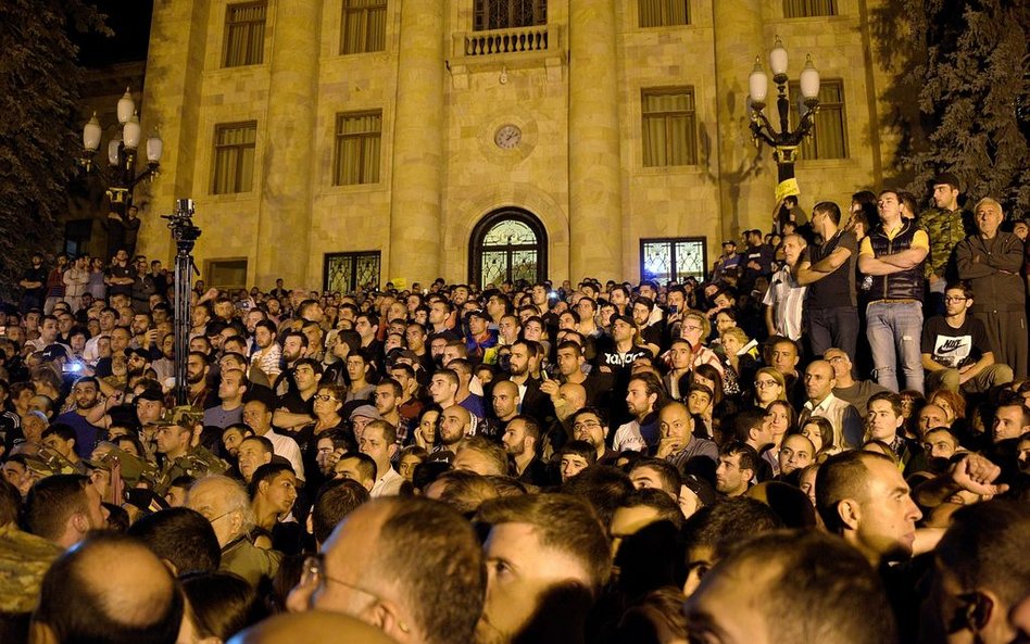 Niekończąca się rewolucja w Armenii