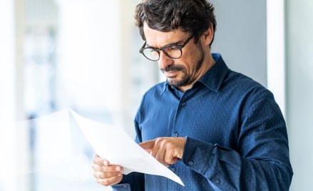 Obywatel opuszcza sąd z wyrokiem „w ręku” i na tym kończy się zainteresowanie jego problemami.