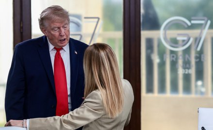Donald Trump w rozmowie z Giorgią Meloni podczas szczytu krajów G7 we Francji